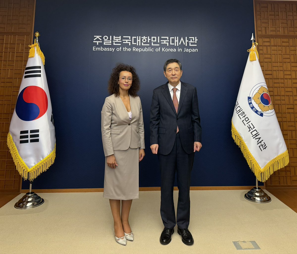 MonicaSimonian's tweet photo. It was a pleasure to have payed a courtesy call on the Ambassador of the Republic of Korea to Japan, H.E. Mr. LEE Hyuk. We held a cordial and productive exchange of views on matters of mutual interest and reiterated the importance of strengthening 🇦🇲 🇰🇷 bilateral cooperation. https://t.co/QqEf9H2sq7