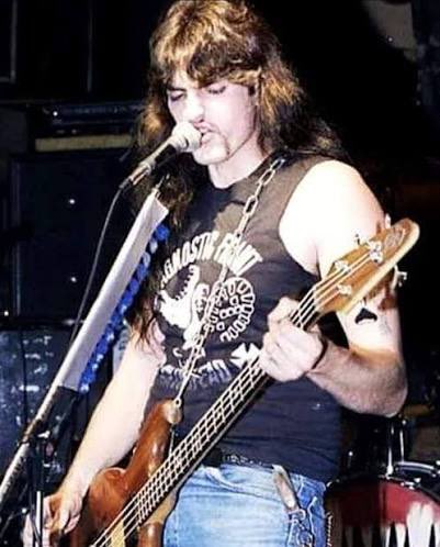 warmetalfan413's tweet photo. I know he doesn't look a lot like him but I still want people to draw Equius as Carnivore-era Peter Steele https://t.co/Egy5E5Ik3X