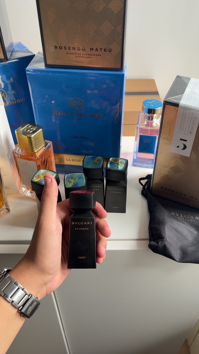 MaisonSmell's tweet photo. Selem les frère je débute je dans la parfumerie de niche ! Voilà quelques références que vous pouvez retrouver actuellement chez nous disponible en île de France 

Snap 👻 : maison.smell https://t.co/Ndz7phxaEm