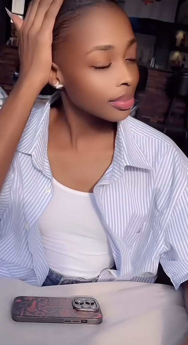 KaysExclusiveUG's tweet photo. Like Manchester she has United us 

In three clips 👇👇 https://t.co/UPIkGQxgk4