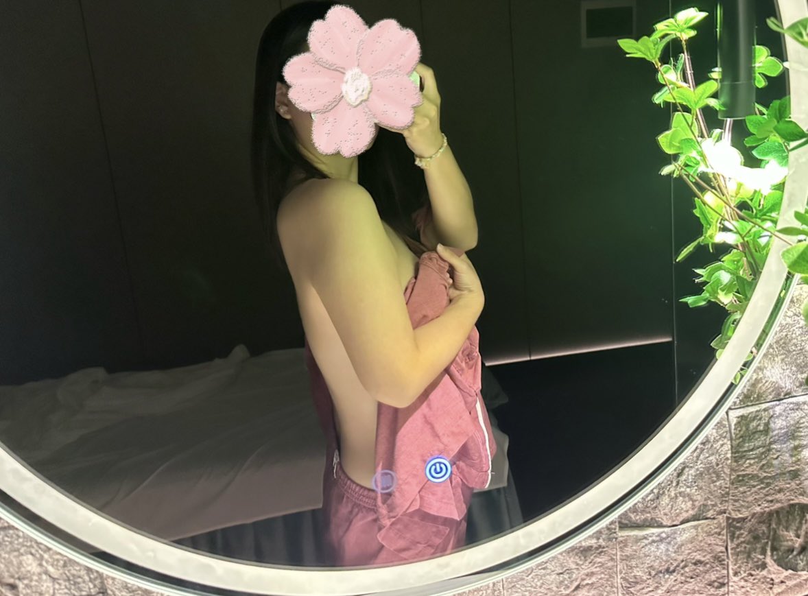 xnscq2's tweet photo. 精油spa https://t.co/C9sjtKK0Mf