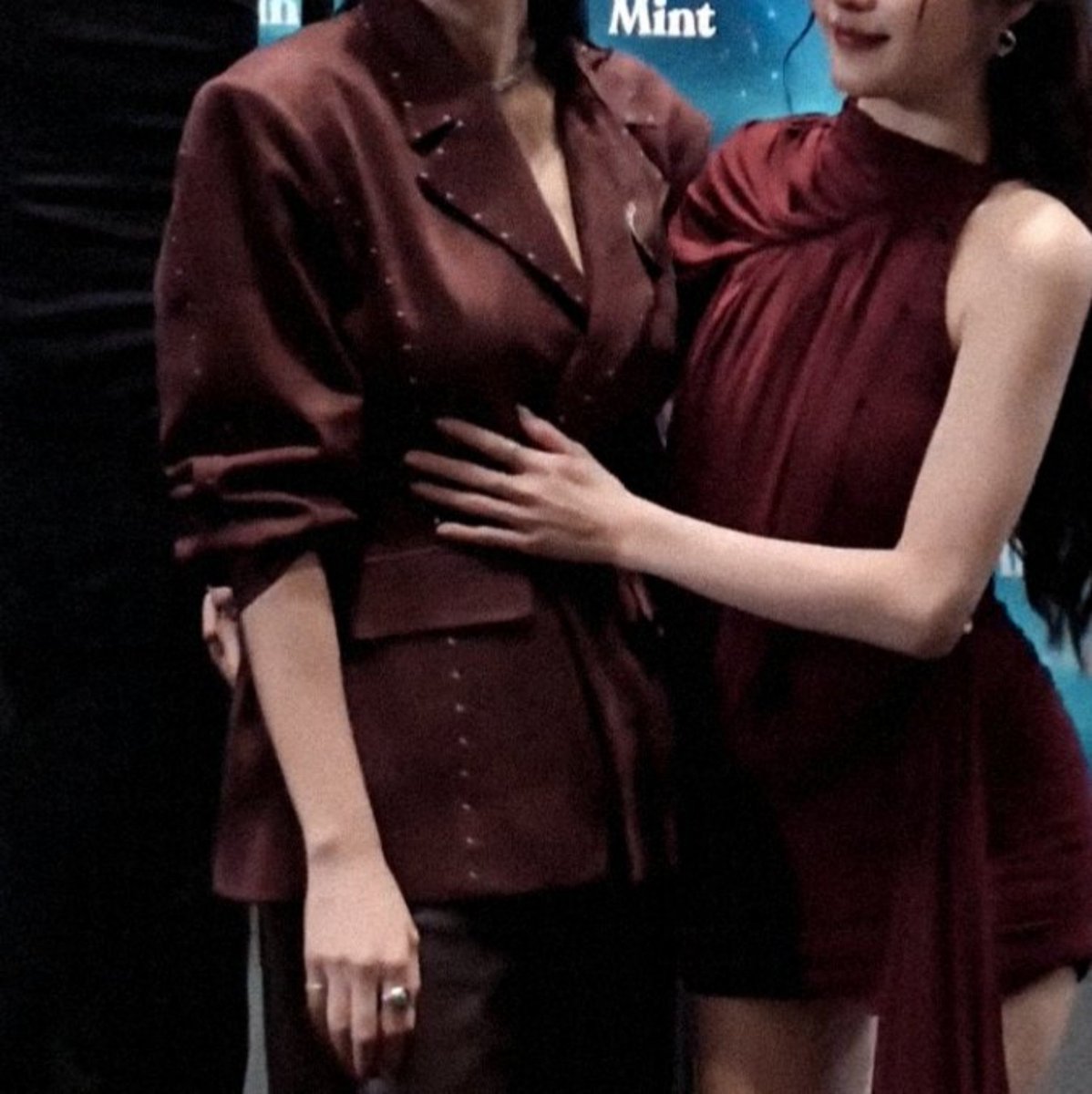 itxx_ome's tweet photo. Atom, can we talk about the hand placements? 😳

FAYEATOM X MCHOICE26
#MintAwards2026xFayeAtom https://t.co/bqvqCosgts
