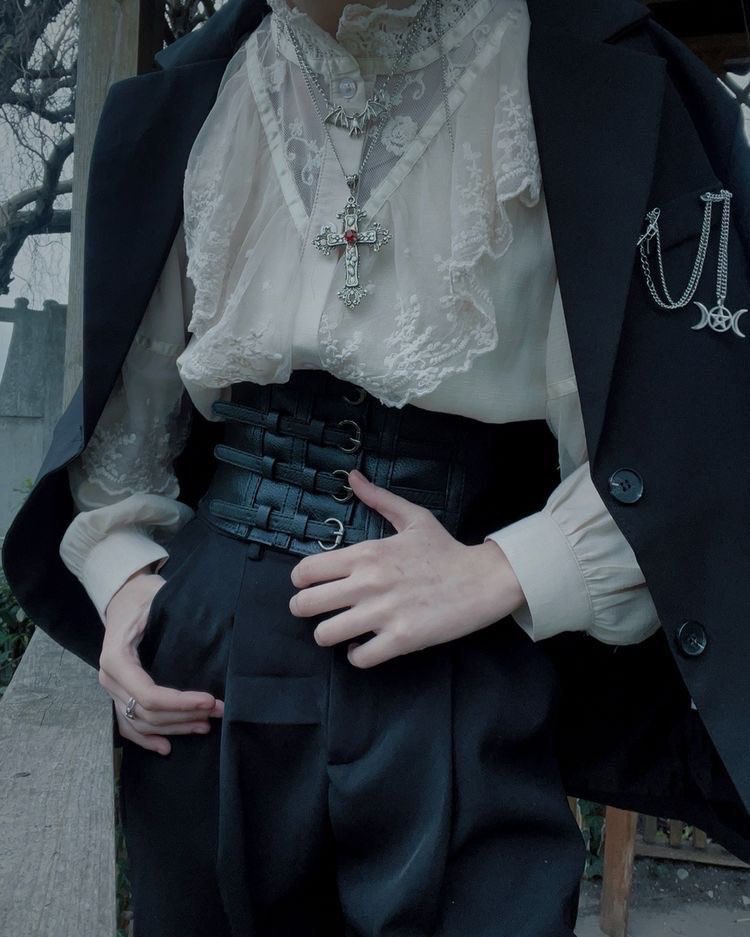 PromisingPrim's tweet photo. Fit check for work! Decided to change it up a little today so it’s less dark academia! (￣∀￣) https://t.co/mSfhABW8eV