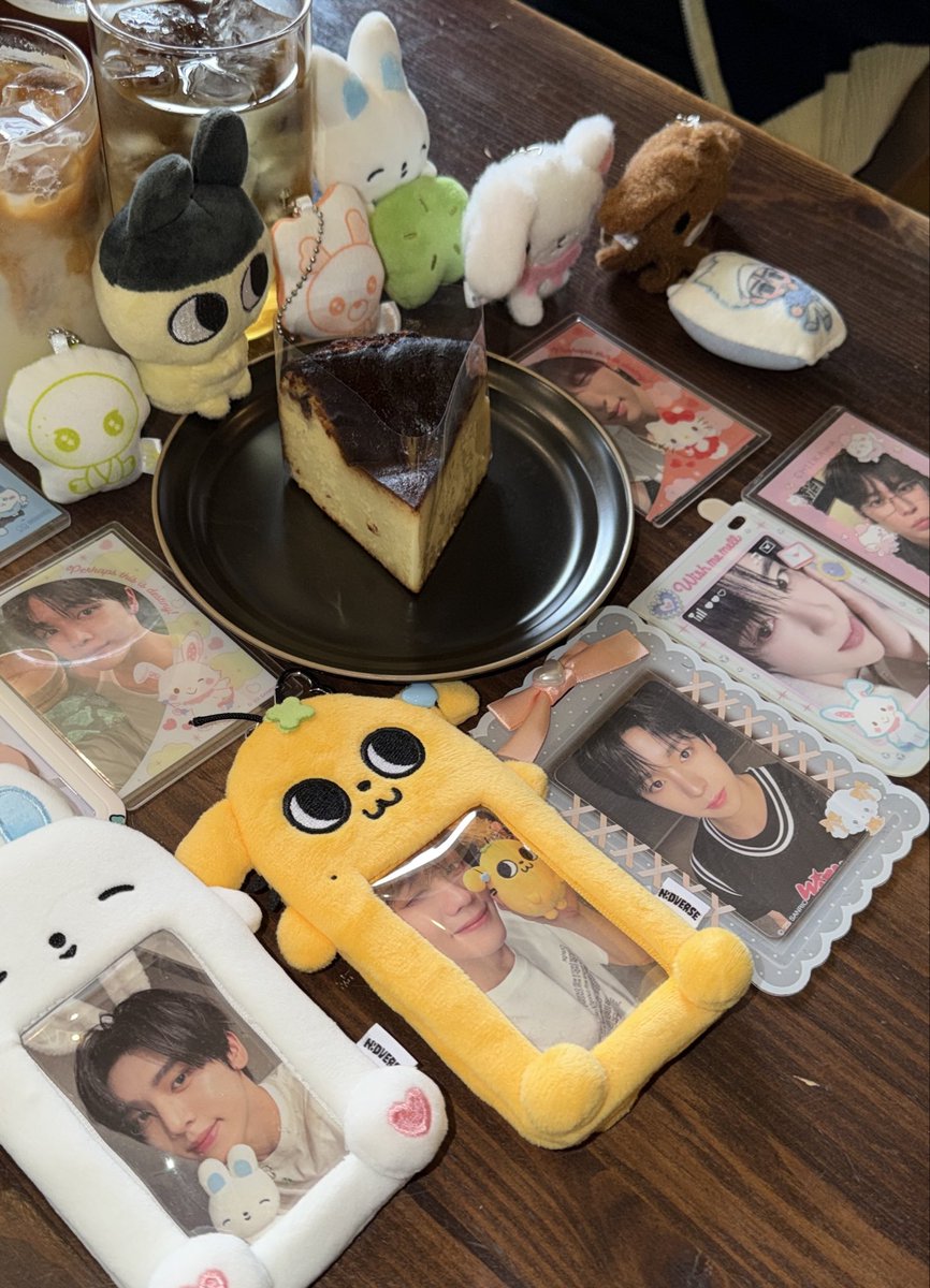 yloaive's tweet photo. 생일축하해 떵차나💕 https://t.co/zKP00lQmup