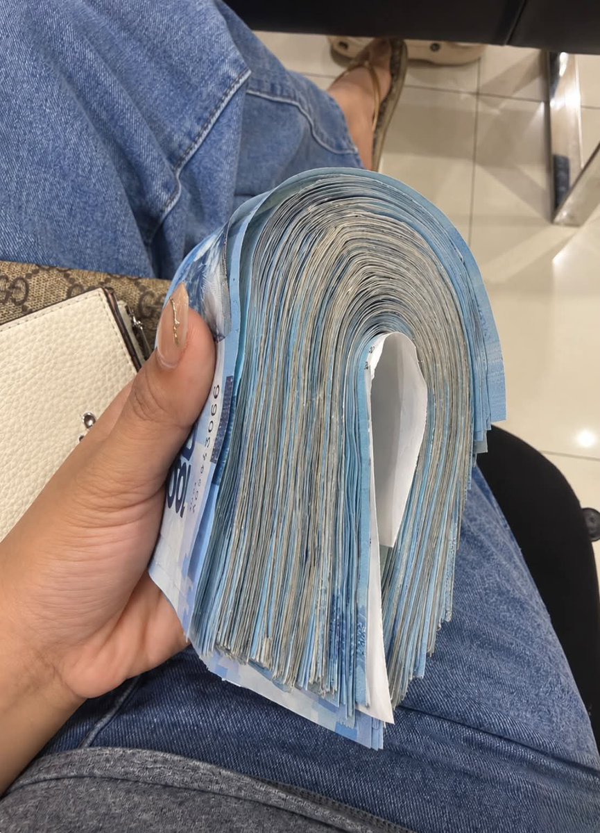 rvinjayx_'s tweet photo. Money dust for everyone ✨ https://t.co/uWfAI74TDo