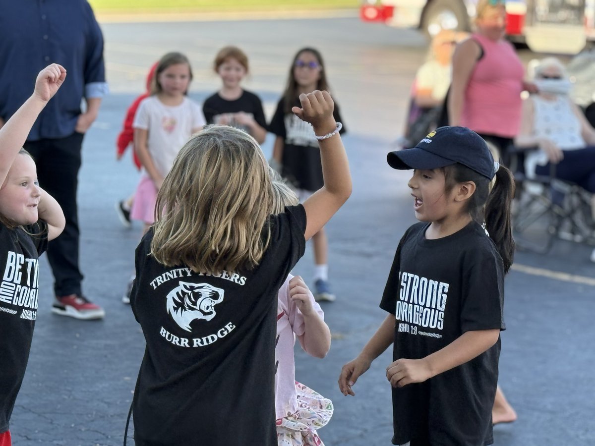 TLBRschool's tweet photo. What a fun night! #tlbrtigers #bestrongandcourageous https://t.co/D8B0rHccFL