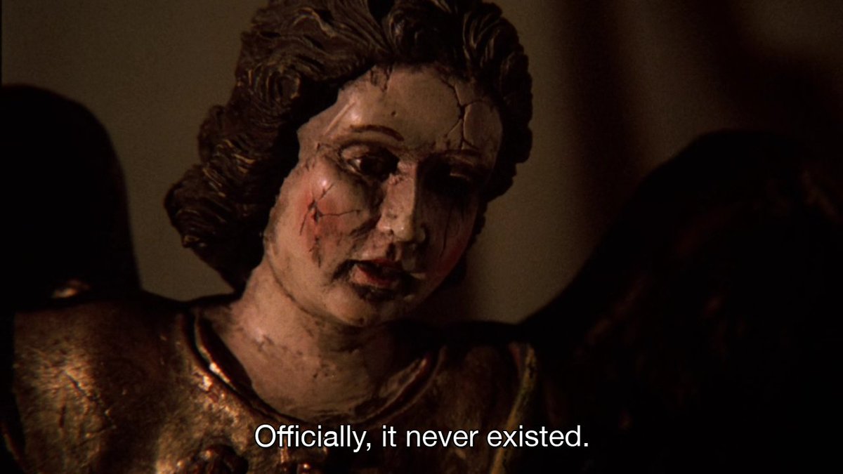 SimoneTarditi's tweet photo. "Cronos" (Guillermo del Toro, 1992). https://t.co/CUnrsLrAa1