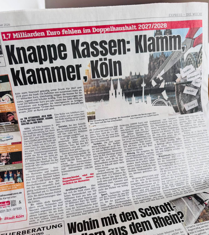 DStahlfeder's tweet photo. Köln - die hässlichste Stadt Deutschlands - ist eine linksgrünversiffte, kanakenverseuchte, ekelhafte Dreckskloake, der hier getrunkene Bierersatz ist einfach nur gekühlte Brauereipferdpisse, die gesamte Stadtverwaltung und Stadtregierung besteht aus dem korruptesten, verkommensten Menschenmüll, den der liebe Gott unter der Sonne hat, geführt von einem Hurensohn-Oberbürgermeister, den ich nur deswegen nicht mehr als widerwärtiges Stück Scheiße bezeichne, weil ich damit Scheiße beleidigen würde, denn Scheiße war mal etwas Nützliches (Nahrung) und ist weiterhin nützlich (Dünger), was man von der Drecks-SPD-Missgeburt Torsten Burmester auch mit aller Fantasie dieser Welt nicht behaupten kann. Und dafür, dass dieser Schmutz mich auf eine Stufe mit Nazis stellt, wird er bezahlen, und wenn es das letzte ist, was ich tue.