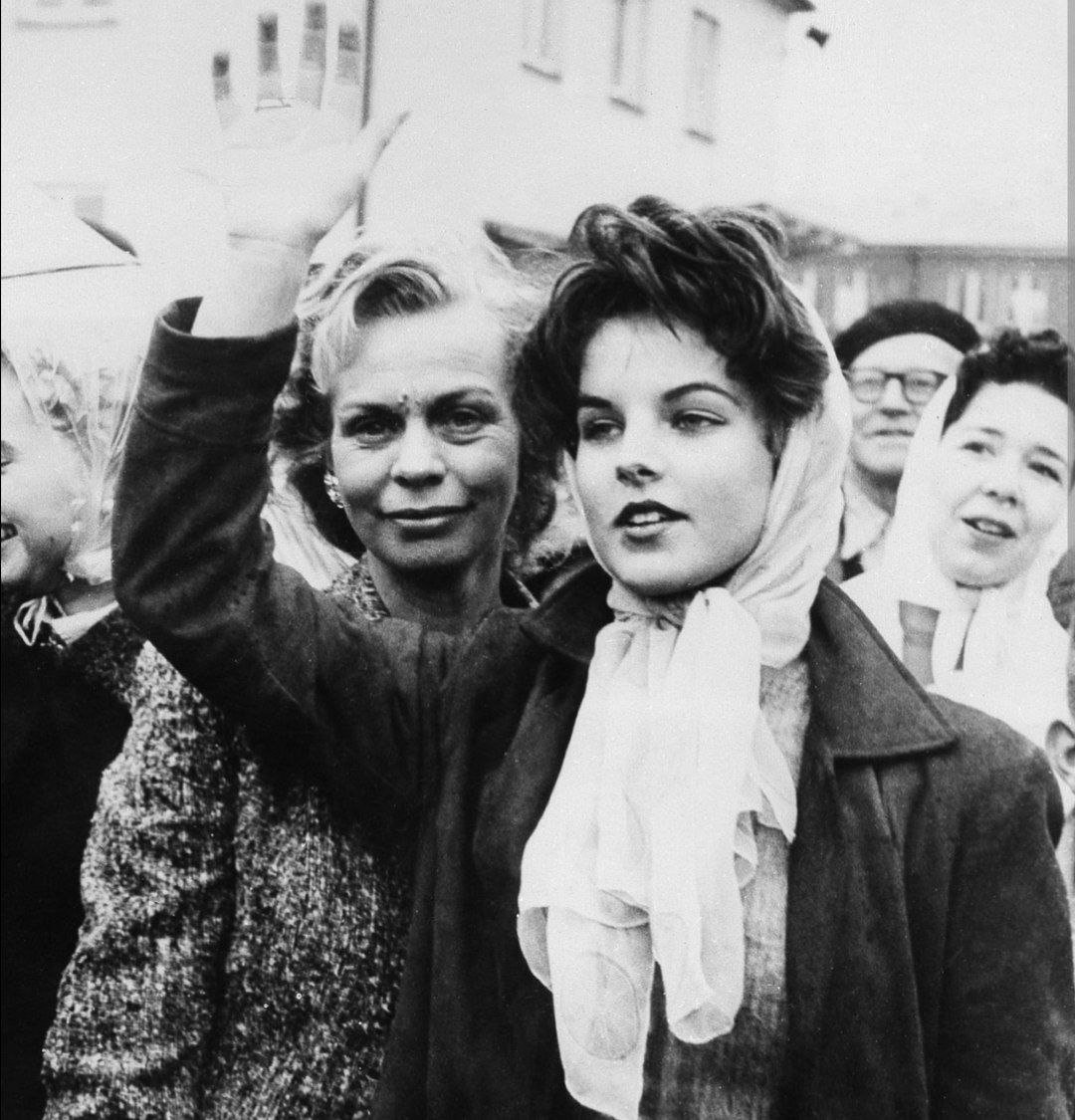 JFKFan12345's tweet photo. There's a purity about the truth.  It's not interested in our feelings and it's open to all. 

Madonna works for Q and is part of the Jesus Strand https://t.co/26KSgAn9zQ
