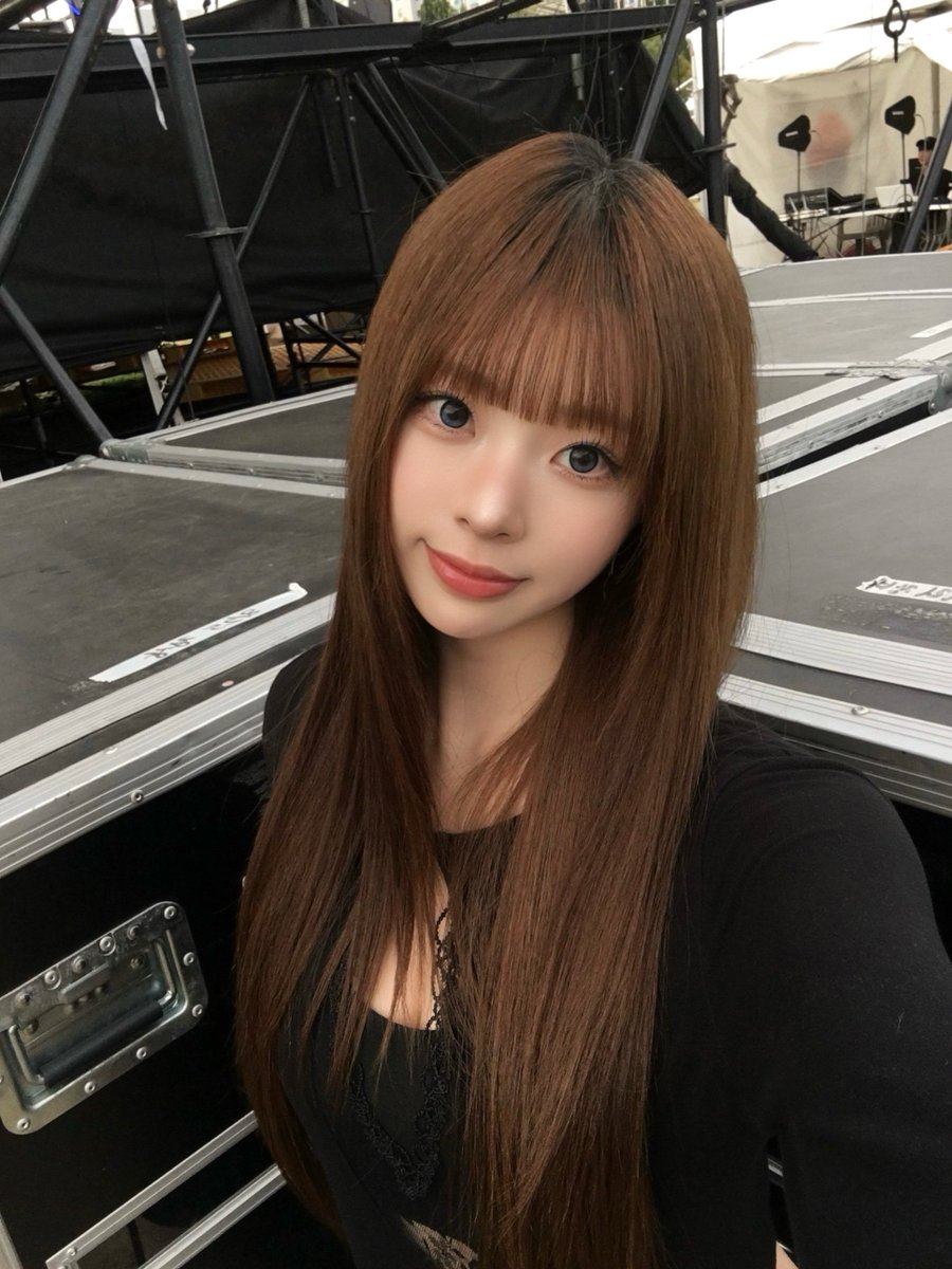 heart_of_woman's tweet photo. [H.O.W LOG 📸]

어제 너무 뜻깊은 날이었어요
처음으로 저희 노래 7곡이나 한 날..!!🫢
날씨도 최고💓
선수분들 고생 많으셨습니다❕❕
와주신 하티들 고마워요 사랑해🖤.🖤

#HEARTOFWOMAN #하트오브우먼 #HOW 
#JIHYUN #지현 https://t.co/nTsijhZkxa