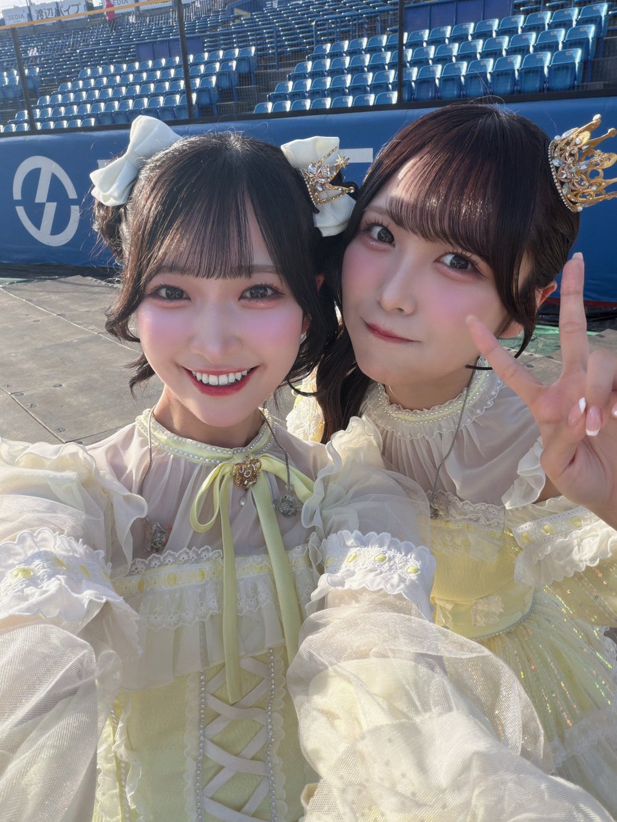 yamada_momoka__'s tweet photo. 珠里依お誕生日おめでとう！
夢を叶える姿を近くで見られることが嬉しいし、私も背中を押してもらってるよ🥹🫶🏻
最近珠里依と珠里依のファンの方の関係性が素敵だなって思う瞬間が沢山あって、珠里依を推せて幸せだろうなって思った！！私もそんなアイドルになりたい！

これからも一緒に頑張ろうね💪🏻💖 https://t.co/GCmxaO7yph