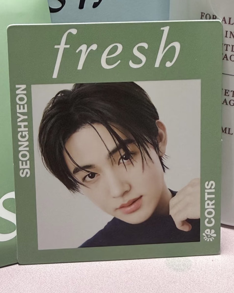 eomoesh's tweet photo. Fresh 성현이 또 블랙이야 ….. https://t.co/xnRLpI04Ty
