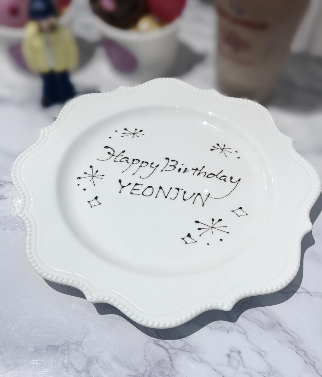 5y_ui's tweet photo. ꒦꒷꒦꒷.⋆𝜗𝜚꒷꒦꒷꒦꒷꒦꒷♥꒷꒦
： ：
　♡ ：𝐻𝑎𝑝𝑝𝑦 𝑏𝑖𝑟𝑡ℎ𝑑𝑎𝑦 𝑌𝑒𝑜𝑛𝑗𝑢𝑛◝✩
        ♡

世界で1️⃣番幸せでいてねᯓ★

#IceCreamより甘いYEONJUN生誕祭 
#YouAlwaysShineYeonjun 
#바다를닮은쭈니에게높은가을하늘을 https://t.co/KzHZ5Q9ukI