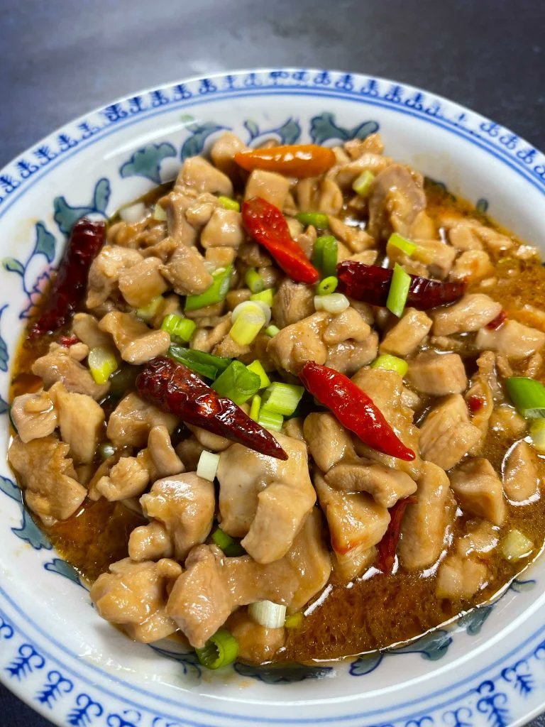 ohsnapletseat's tweet photo. Spicy Sichuan Chicken Stir Fry 🌶️🍗

Juicy chicken stir-fried with garlic, dried red chilies, and savory chili bean sauce - spicy, garlicky, and packed with flavor!

Recipe: https://t.co/VUVB8GvJCg

#SichuanFood #ChickenStirFry #AsianRecipes https://t.co/XmHshqtNNL