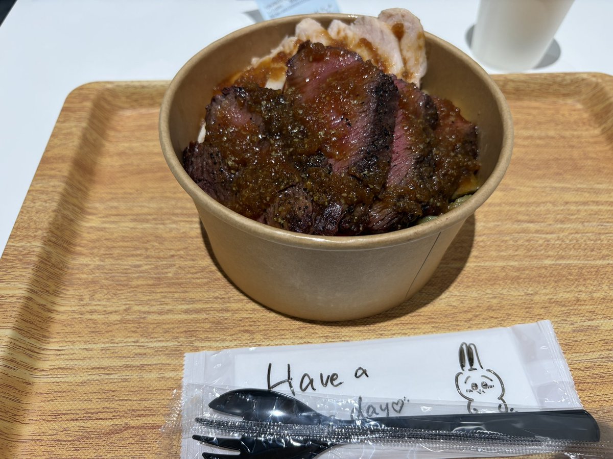zeus28786382's tweet photo. 昼も夜もこれ食べました
1食でタンパク質70g https://t.co/JrRjpUmJWi