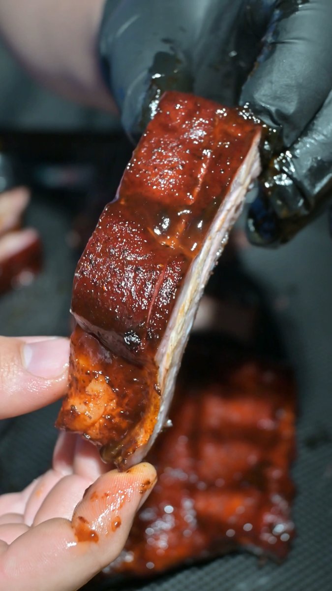 bbqfriend's tweet photo. Sticky and Sweet Baby Back Ribs... this is honestly what started my obsession with BBQ

#bbq #babybackribs https://t.co/ckX1vcavlR
