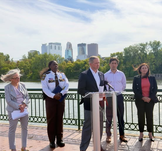 stevetimmer's tweet photo. There are three unendorsed candidates in this photo. See if you can spot 'em all. (Folk campaign photo) https://t.co/O2QONtj5eU