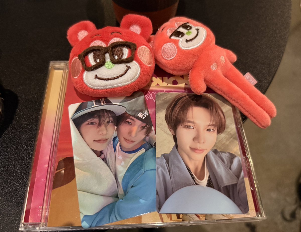 2yg5v's tweet photo. 오늘 많이보고 많이 찍고 남자가 닭발 먹으라해서 집와서 닭발 먹음ㅋㅋㅋㅋ
내일도 남자들보러가야지 https://t.co/v1XlOCgV7W