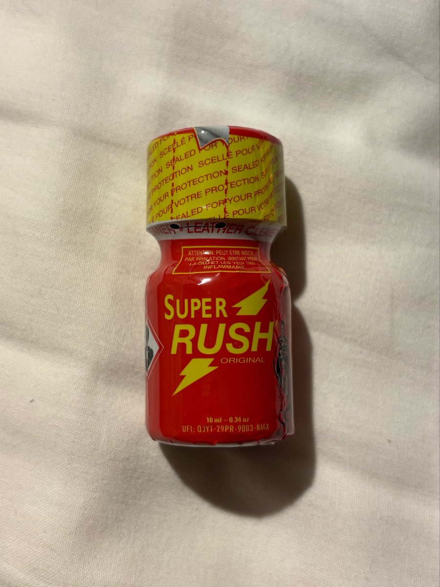 esclave_tls's tweet photo. Vous vouliez que j’en achète, le voici … qui veux s’amuser à me gazer et à abuser de moi maintenant ? #poppers #gooner #gooning #goon #soumis #esclave #nolimit #gazage #snapnude #bdsm #notabou #hardsex #exhibe #exhib #faggot #sub https://t.co/5ppVEU5gUD