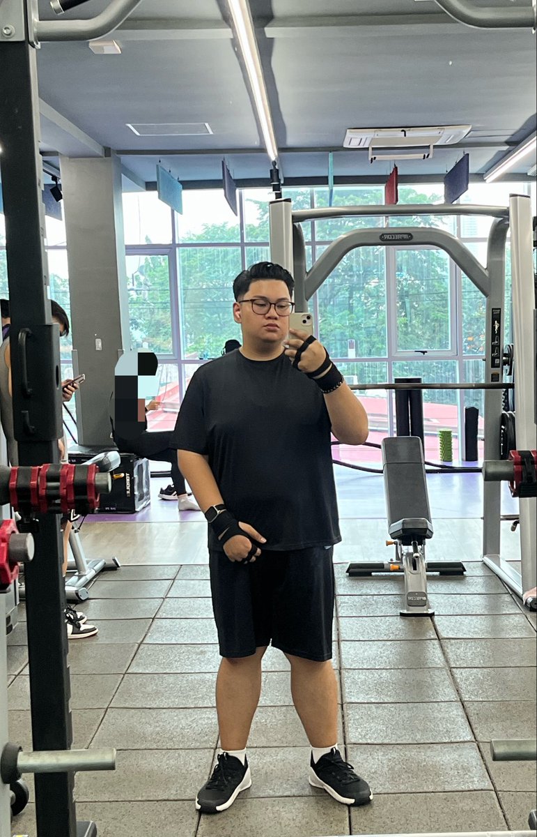 boozjabson_'s tweet photo. black on black on black https://t.co/ItRS1ycXf3