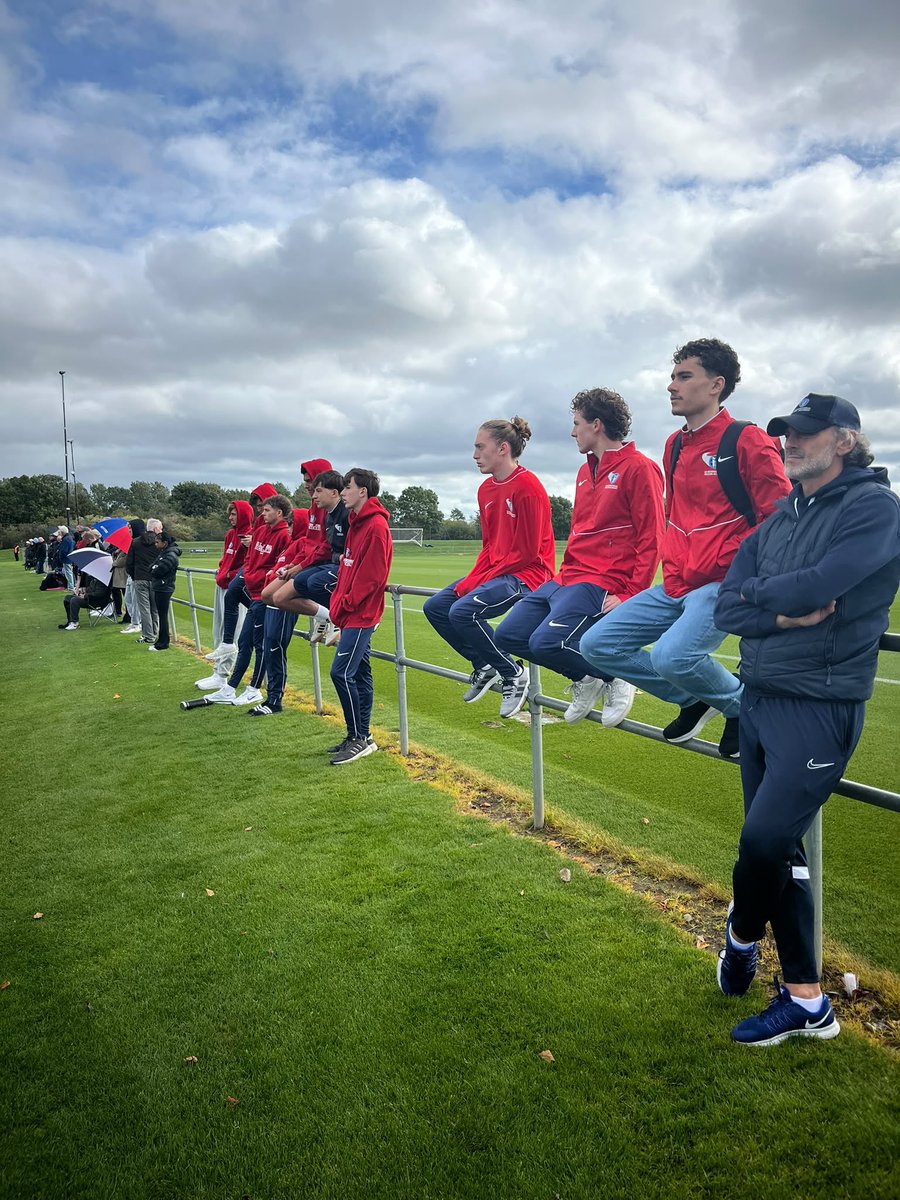 i2iSoccerAcad's tweet photo. 𝗪𝗔𝗧𝗖𝗛𝗜𝗡𝗚 𝗣𝗥𝗢 𝗔𝗖𝗔𝗗𝗘𝗠𝗬 𝗙𝗢𝗢𝗧𝗕𝗔𝗟𝗟 🤩

Our NU new starts got a taste of Premier League academy football at U18 level today along with coaches Ackas and Tommy as they went to see Newcastle United vs Manchester United 😮‍💨

#OneBigFamily https://t.co/WxzhspL6LB