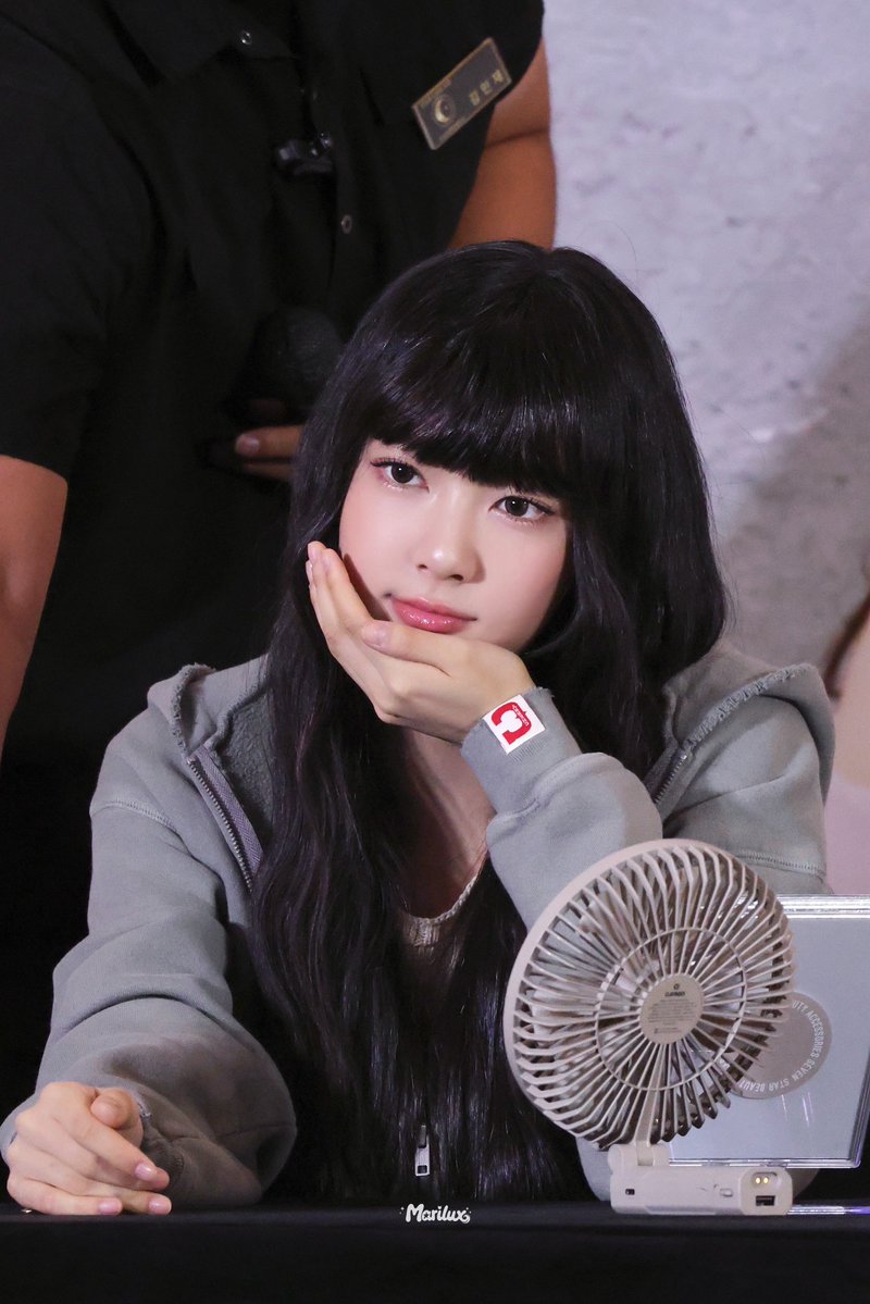 Marilux0104's tweet photo. 260912

#TUIDE #튜이드 
#SEAH #세아 https://t.co/KY8po657CU