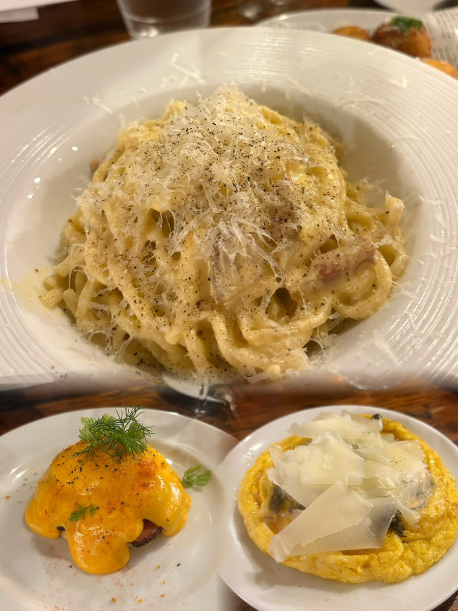 DtMlekz's tweet photo. メニュー数多いとたくさん頼んでしまう♪ https://t.co/maB7md42fA