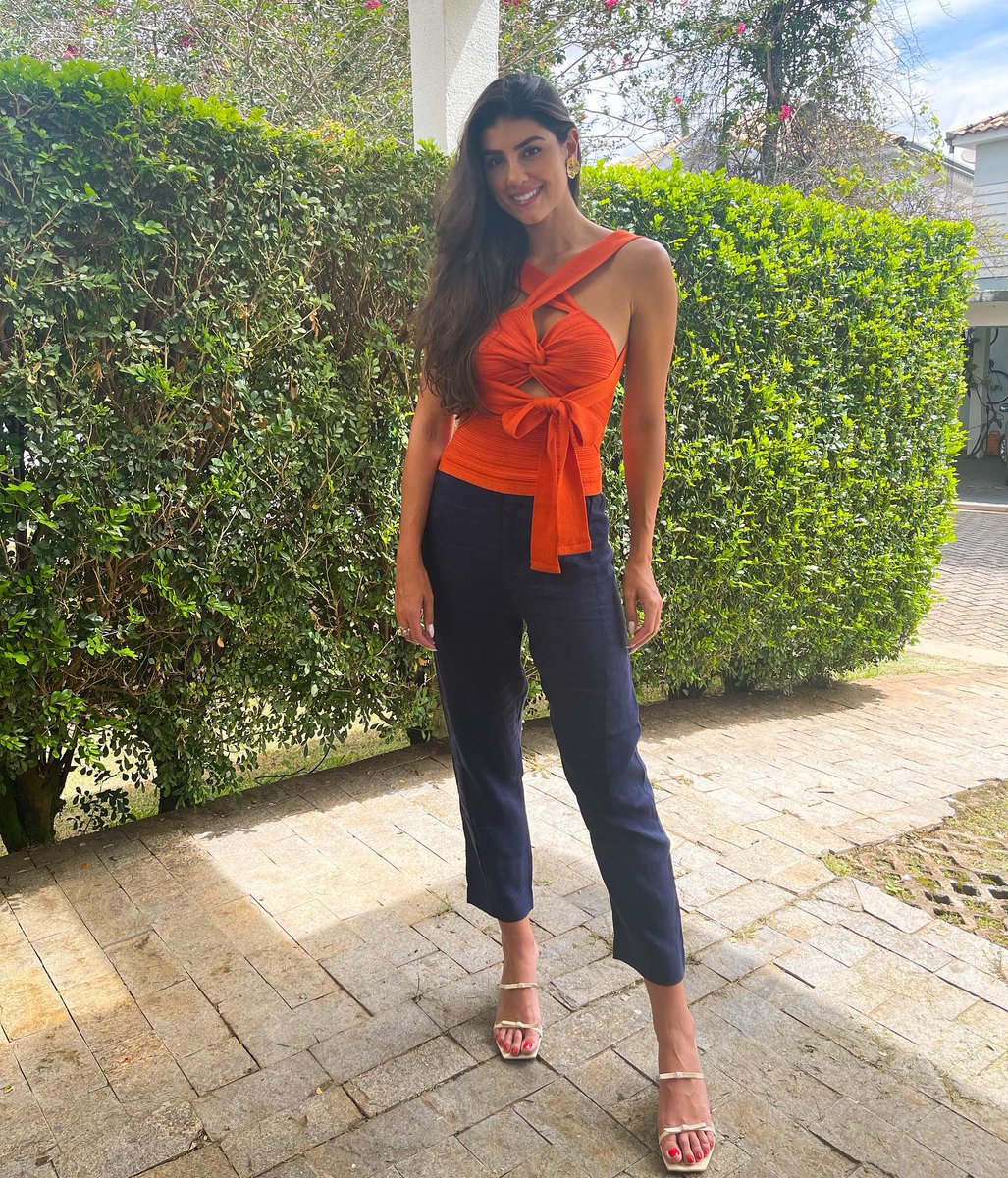 Alice85729's tweet photo. A little color, a little sunshine, and a good mood to match ❤️☀️
Sometimes the best outfit is just confidence, a smile, and enjoying the moment. https://t.co/tl2eKXNUh8