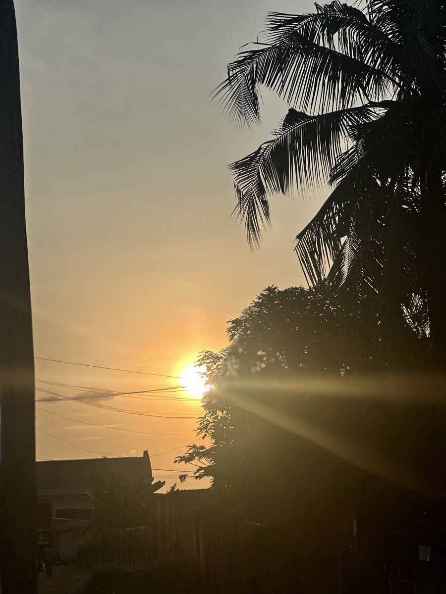 CyprianRaph27's tweet photo. @projectsporty1 Sun go shine 😩🙏 https://t.co/aSlCz00uKb