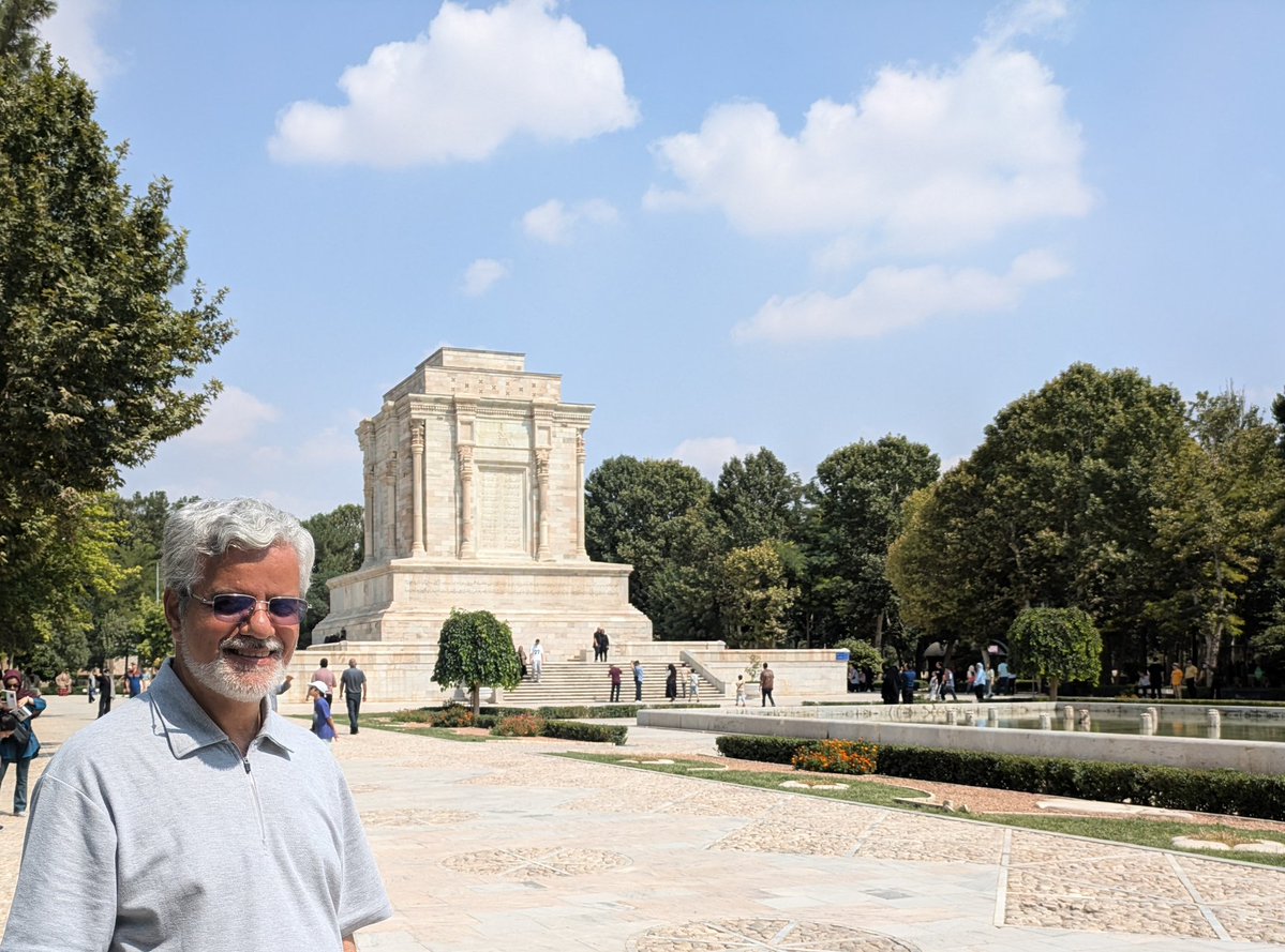 آرامگاه فرودسی