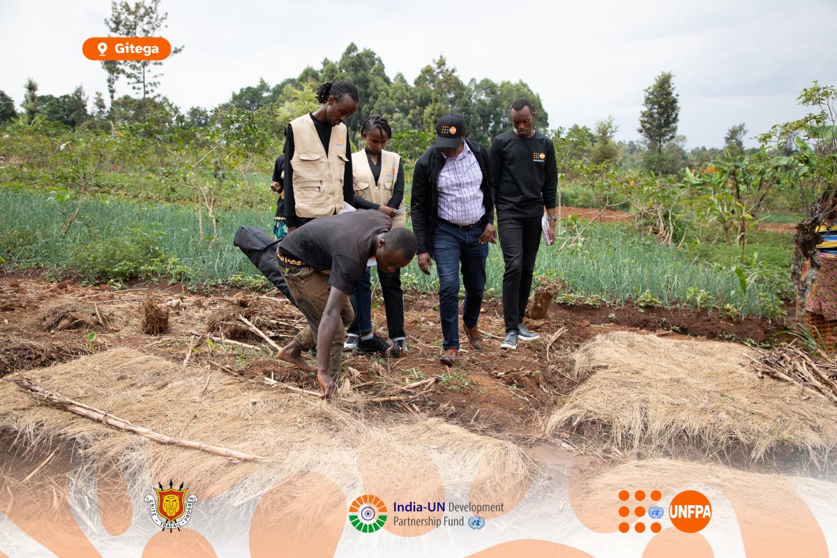UNFPABurundi's tweet photo. Ces visites ont permis d’identifier les projets les plus prometteurs en vue d’un appui financier. Au-delà de leurs activités économiques, les jeunes entrepreneurs démontrent leur capacité à créer de la valeur et à contribuer au développement de leurs communautés. https://t.co/ORhmY46xng