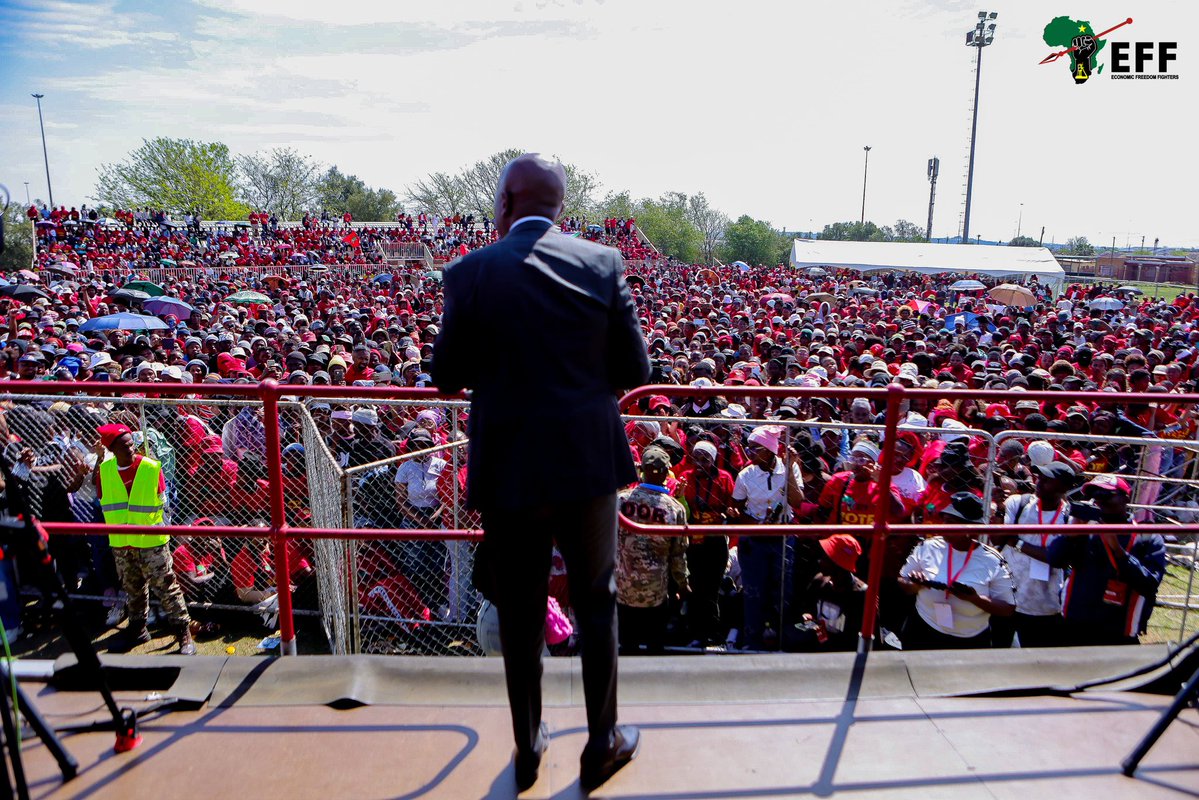 EFFSouthAfrica's tweet photo. President @Julius_S_Malema addressing his 1st rally today in Mangaung, before proceeding to NC.

President told of people of Free State that we will implement consequence management, reestablish effective financial controls and invest in maintaining roads, water, and electricity infrastructure. #VoteEFF2026 #EFFFSManifestoLaunch