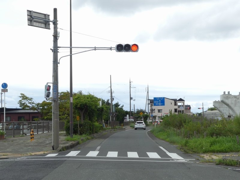 hyoshiki_shingo's tweet photo. 国道161号に制限速度30キロ区間が誕生

滋賀県内の国道161号はほとんどが走りやすいバイパスで
すいていれば実勢速度は80キロ程度ですが…

安曇川付近の側道のみ供用の区間は
車両通行帯なしの一方通行で速度標識なしのため
9/1から制限速度は30キロとなってしまいました。 https://t.co/sSNxE3788U
