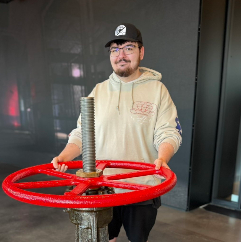 cs2news's tweet photo. MORE THAN 30 DEVELOPERS ARE WORKING ON CS2 👀

Austin shared the following after visiting Valve HQ:

• Valve is actively working on improving VAC and combating cheaters.
• A new Operation is not currently planned, but it’s not completely off the table.
🔗 Source: https://t.co/fNufbTAFqp