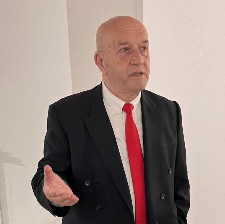 _alialemdaroglu's tweet photo. Genç Türkiye Partisi Olarak Diyoruz 'ki

Sınıfların boş kalmaması, okullarımızın öğretmen ihtiyacının giderilmesi için 2026 AGS 'de 50 bin atama haktır. 

#PedalımızAGS50Binİçin https://t.co/MUsR1epdbl