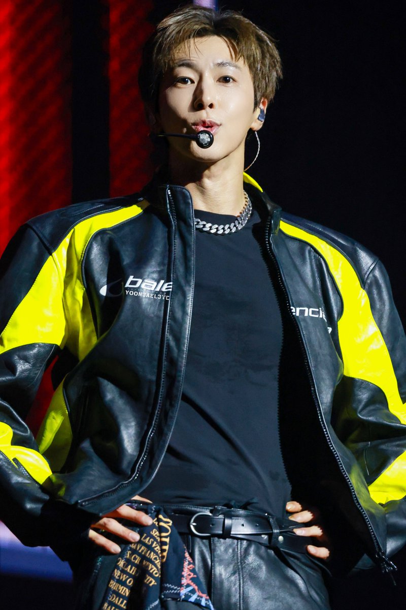 YUNJAELOVEBAR's tweet photo. 260717-0719 PROJECT 26: SCENE#1 in Seoul

救命好绝！我心跳加速，呼吸加快！我净化雾霾的能力赶超热带雨林！我将成为新的地球之肺！我扑通一声把青藏高原跪成盆地！哭到不再需要南水北调工程！嚎到产生的风力发电供应全球人民使用！！

#유노윤호 #U_Know #윤호 #정윤호 #yunho #郑允浩 #ユンホ https://t.co/xQImwtD37S