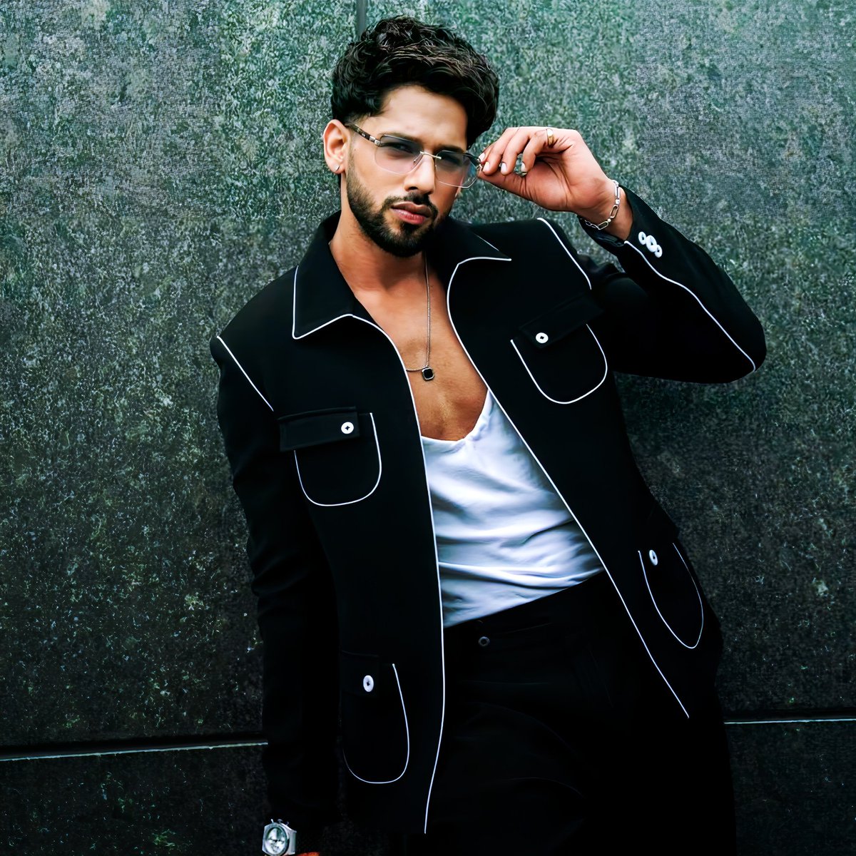 toxicfaery's tweet photo. Roadies auditions across four cities &amp; my man decided to serve looks at every single one.🔥❤️

#BaseerAli #RoadiesRebirth https://t.co/83G5lMtAe5