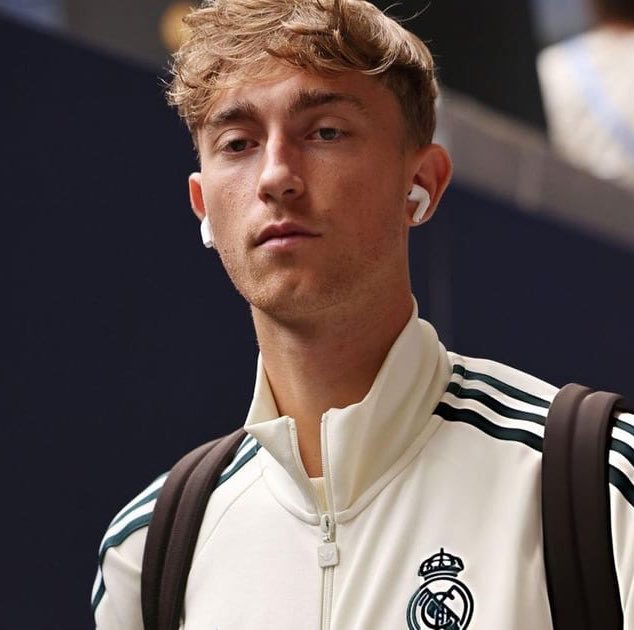 FabrizioRomano's tweet photo. ⚪️ Dean Huijsen: “I was lucky to meet Mourinho at AS Roma, he gave me the chance to enter into highest level football”.

“I’ll always be grateful to Mourinho for this. Being together again now it’s even nicer, I hope it will go well for both of us”. https://t.co/OXlb8yeUEm