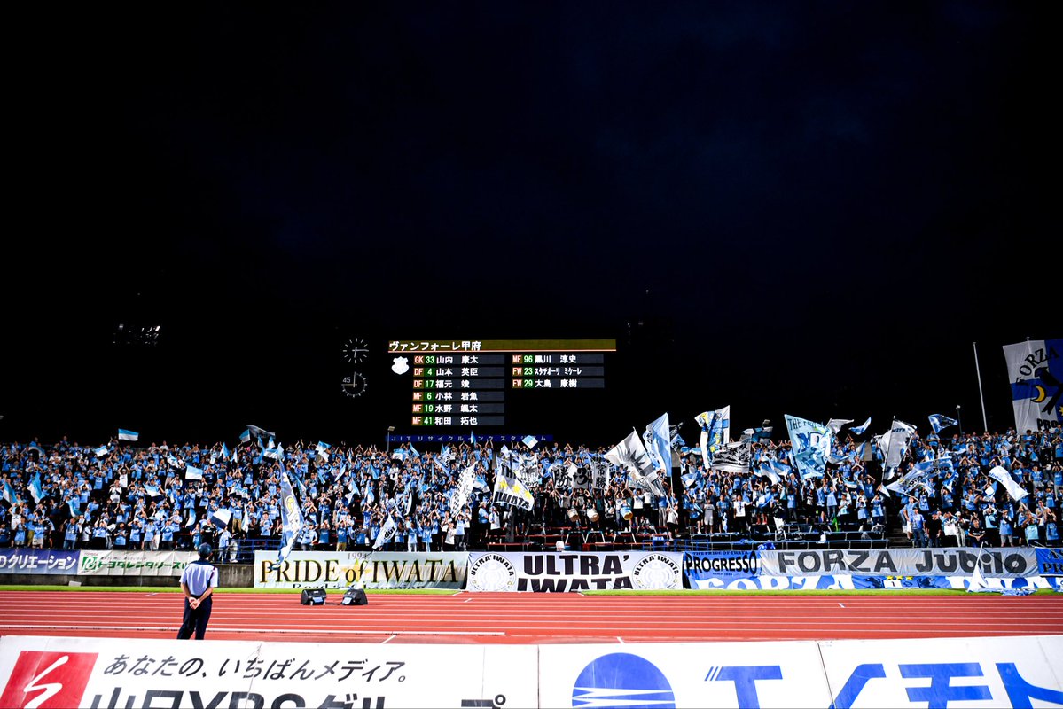 masushima05's tweet photo. アウェイなのに、完全にスタジアムの雰囲気を占拠していたね！

今日の勝利は、間違いなくサポーターの後押しが生んだもの。

あの声が、最後の一歩を押してくれたと思います！

監督も感謝していました！

ありがとうございました。

今日は祝杯だ🍻 https://t.co/AHheDOjeuo