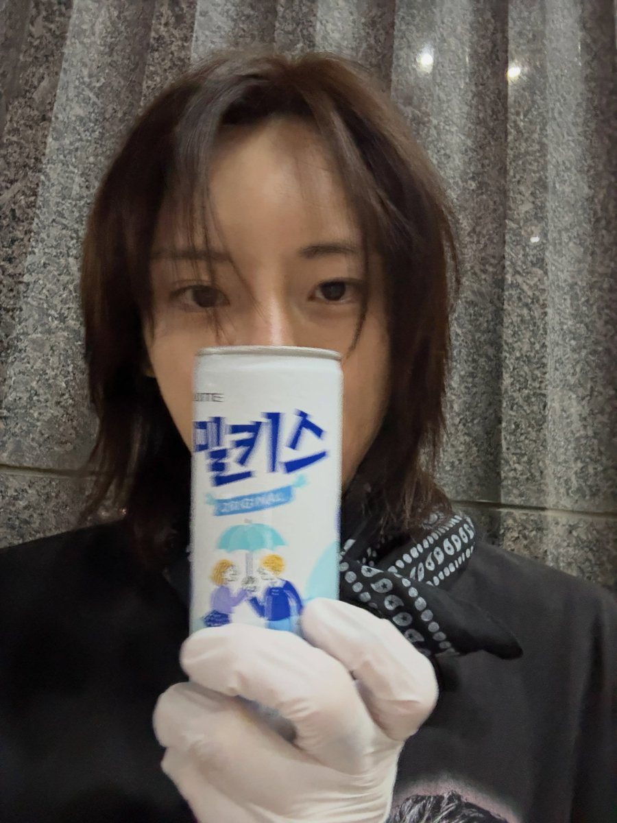 ET0903JHS's tweet photo. 260912
张贤胜ins更新！
똑똑

和贤胜来一个秘密之吻吧~
#张贤胜
#장현승
#JangHyunseung https://t.co/N0zL5tsXfm