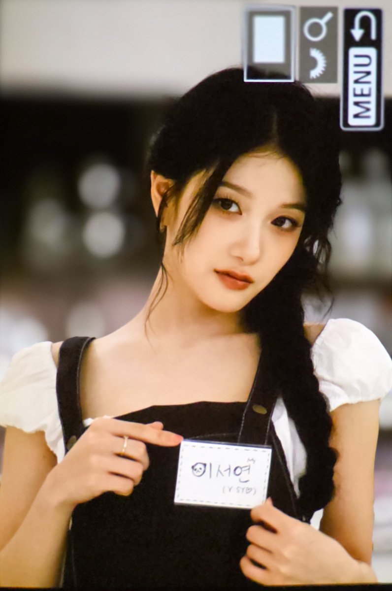 9oodi9oodies's tweet photo. 260912 뮤빗 카페이벤트 프리뷰
비현실적 미모의 카페 알바생 #이서연 #YSY https://t.co/dp0P70toFJ
