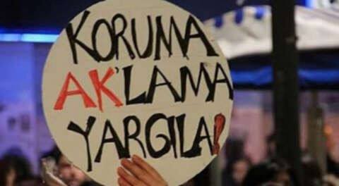 ToplumsalMht157's tweet photo. Muğla'nın Fethiye ilçesinde boşanma aşamasında olduğu Veli K. tarafından bir kahvehanede av tüfeğiyle vurularak ağır yaralanan Hatice K., Muğla Eğitim ve Araştırma Hastanesi’ne kaldırıldı.

​Saldırı sonucu tedavisi süren Hatice K., "Sırf boşanmak istediğim için vuruldum. Beni bu hale getiren caninin en ağır cezayı almasını istiyorum" diyerek adalet çağrısında bulundu.