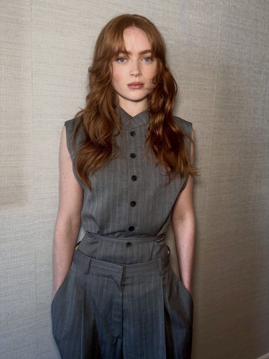 traceymattingly's tweet photo. Sadie Sink x Calvin Klein x NYFW hair by Tommy Buckett #sadiesink #tommybuckett #traceymattinglyagency https://t.co/aiLjdjY3Ig