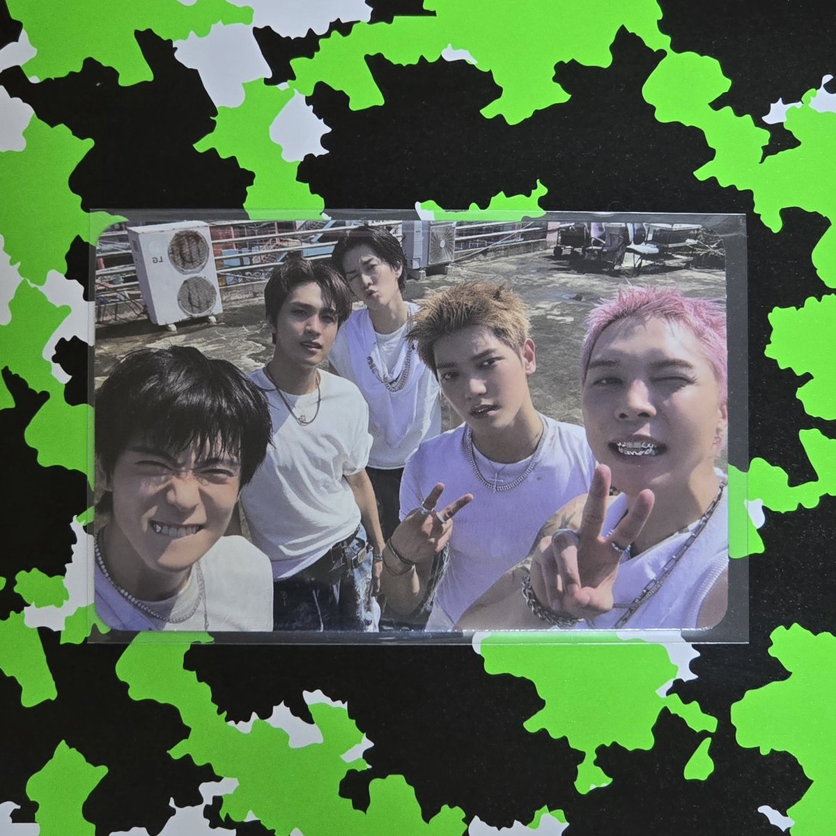 tychi07011215's tweet photo. NCT127 BLINGY トレカ 交換

【譲】画像1枚目・2枚目

【求】・ASSEMBLE テヨン
       　 ・POPUP 第2弾 テヨン
  
※ CALL127 special photocardは同種テヨン
※ 団体トレカは同種の別パターン求

郵送での交換希望 https://t.co/eUtcWl963b
