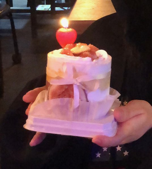 yes2wb's tweet photo. 앞으로의 모든 날들이 너에게 항상 따뜻하길👯‍♀️🎂🎉🎀 https://t.co/teCyfmDIXc