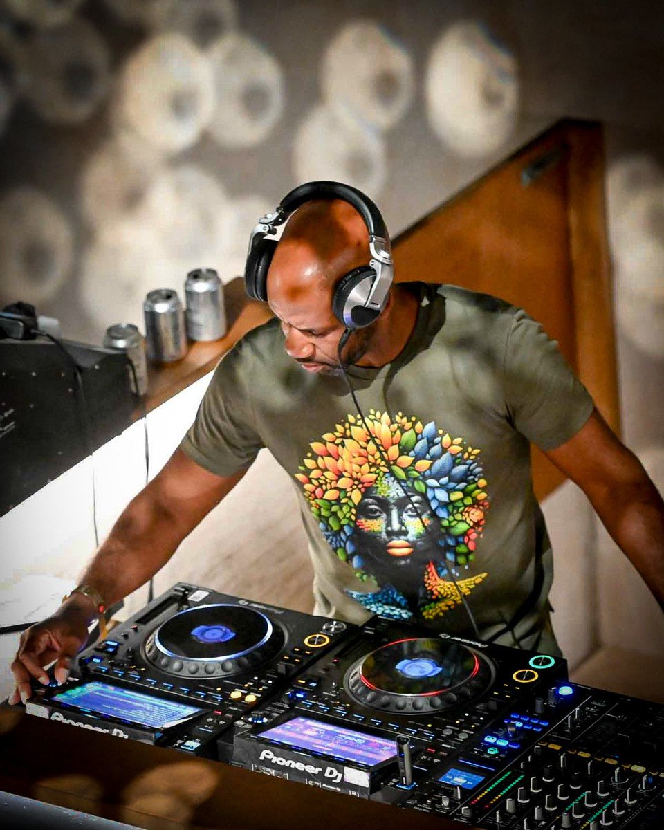 alexjameshq's tweet photo. Thank you to @DJSpoony.
Great to welcome you back to the #CheeseHub 2026.

#Throwback #UKFestival #FoodFestival #LiveMusic @thebigfeastival https://t.co/wQ84kioAzX