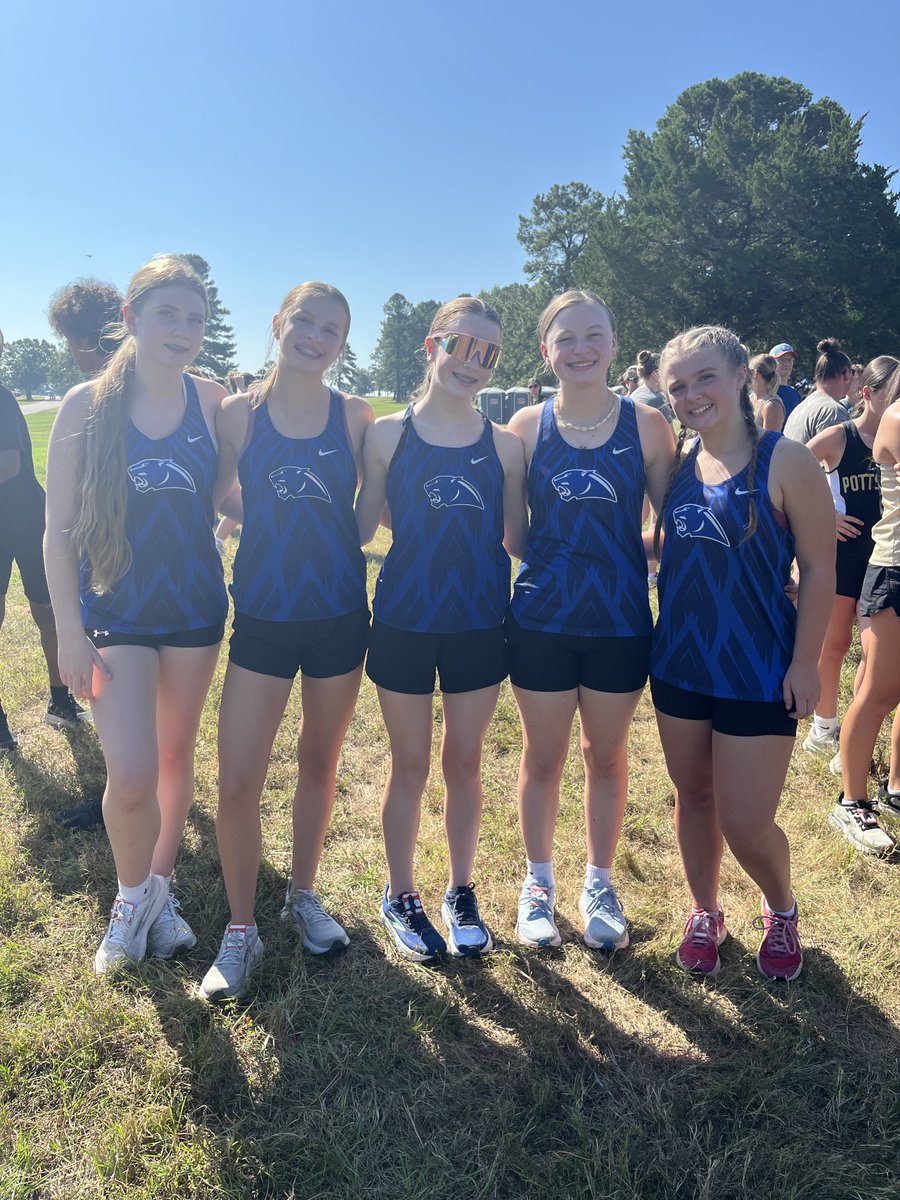 GreenbrierCross's tweet photo. Junior girls for Greenbrier at the first cross country. meet of the year at Camp Roberts. https://t.co/y2zqERurX6