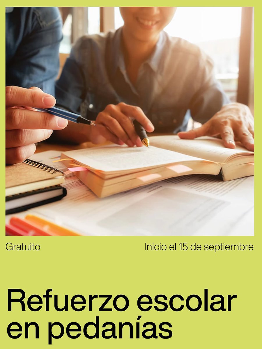 Manos señalando en un libro durante tutoría; refuerzo escolar gratuito, inicio 15 de septiembre.