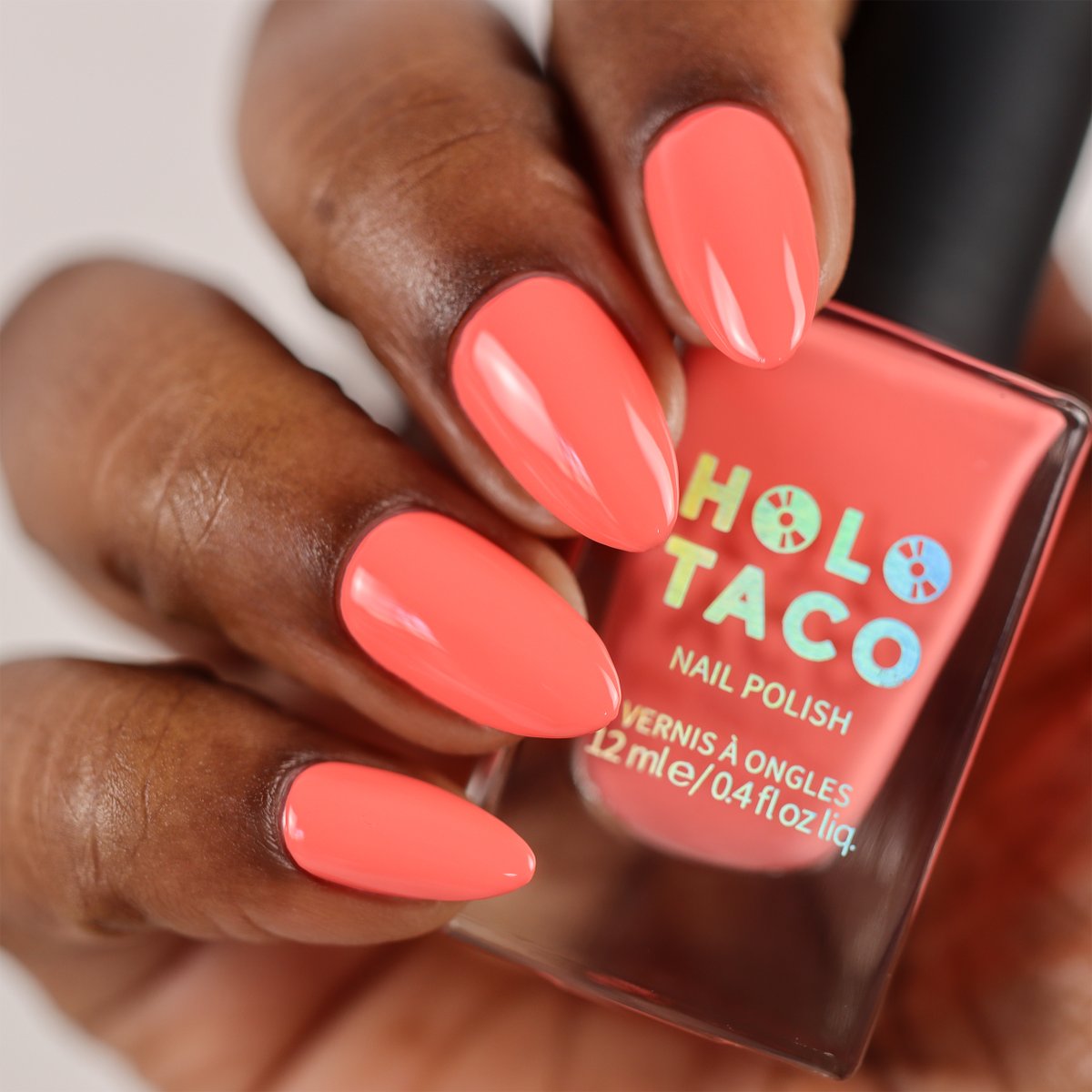 holotaco's tweet photo. Tell us your hottest Summer Scandal ☀️👙 in the comments using only emojis😉 We'll go first: 🦇💅🌙2️⃣🤫
📸 :
𝟭 - @a_painted_queen
𝟮 - @aanchysnails
𝟯 - @doseoflolade
𝟰 - @yyulia_m
#holotaco #summerscandal 💿🌮 https://t.co/Wv9kTNzHXV