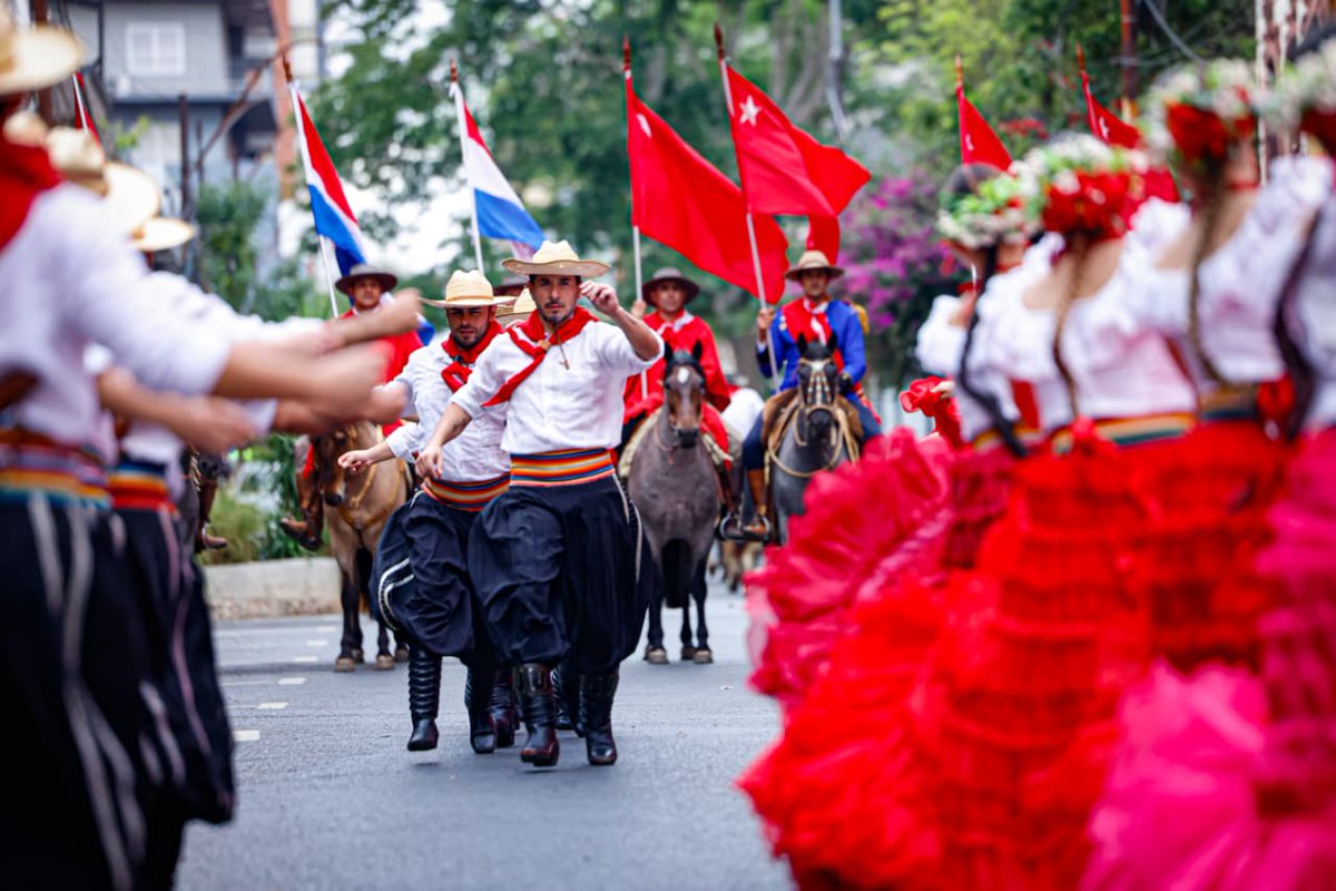 SantiPenap's tweet photo. 139 años de historia, identidad y compromiso con nuestra Patria 🇵🇾
 
Hoy honramos el legado del Gral. Bernardino Caballero, la sabiduría para aprender de nuestra historia y la responsabilidad de cuidar y construir el Paraguay que dejaremos a las próximas generaciones. ¡Viva el partido colorado! 🚩